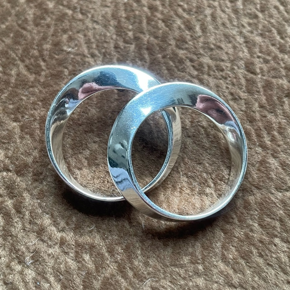 Retired James Avery Sterling Silver Infinity Curved Circle Post earrings set